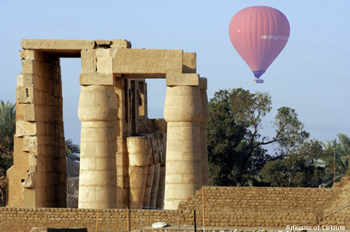 298-Balloons flying over the Theban Necropolis_LODI033_luxor_03BD_cropped 500px.jpg